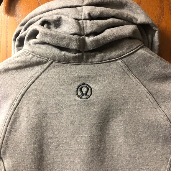 Lululemon Scuba Hoodie | Size 6 - Picture 8 of 12